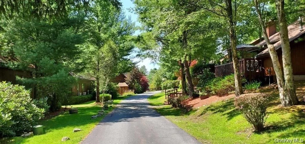 Photo of 8 Lakeside Drive