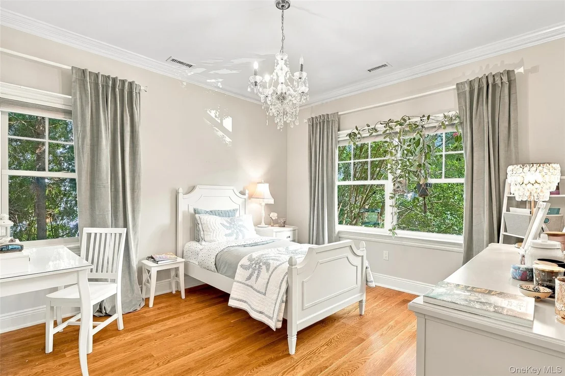 Photo of 102 Florence Avenue