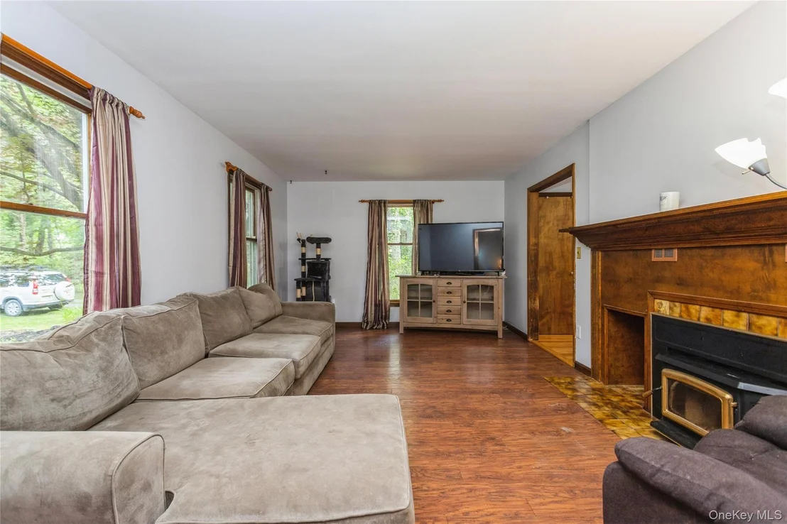 Photo of 324 Garrison Woods Lane
