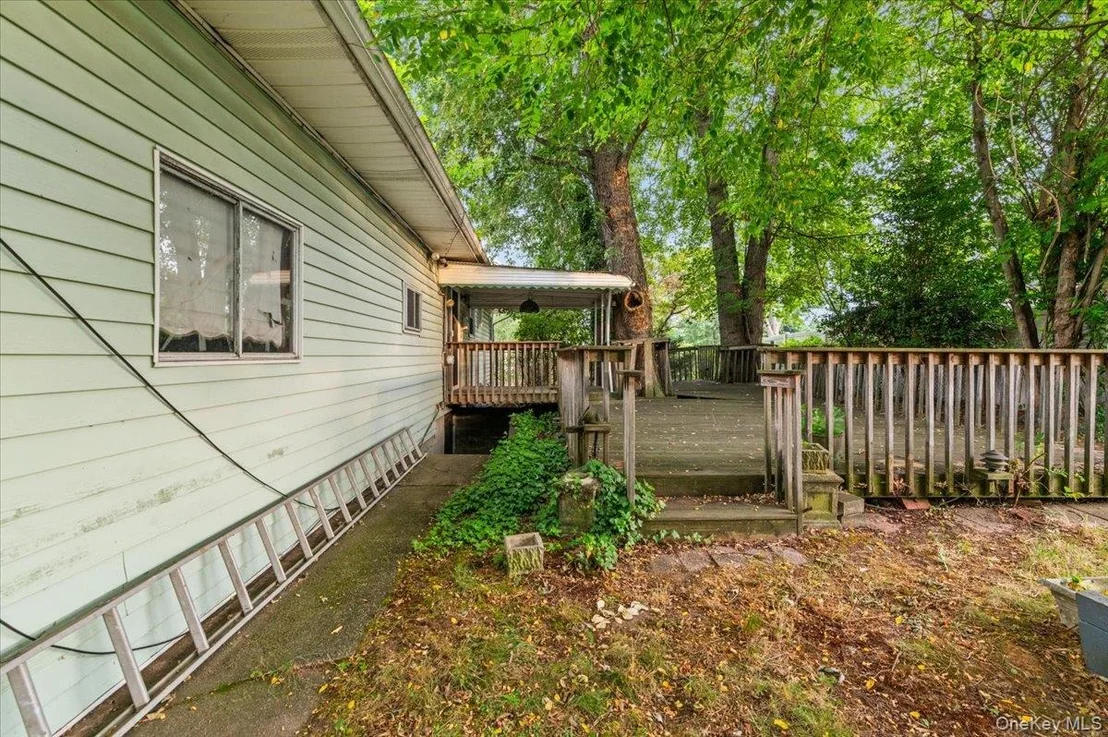 Photo of 1680 Pine Acres Boulevard