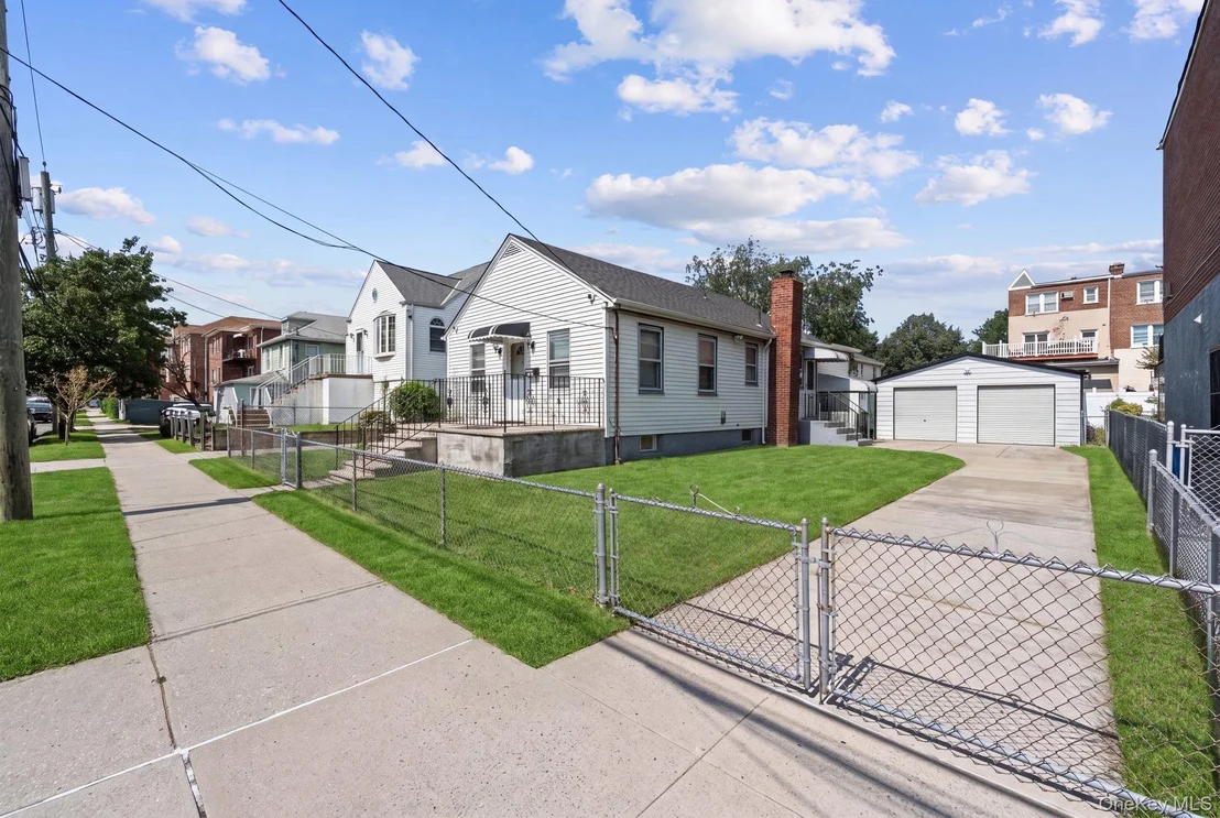 Photo of 240 Buttrick Avenue