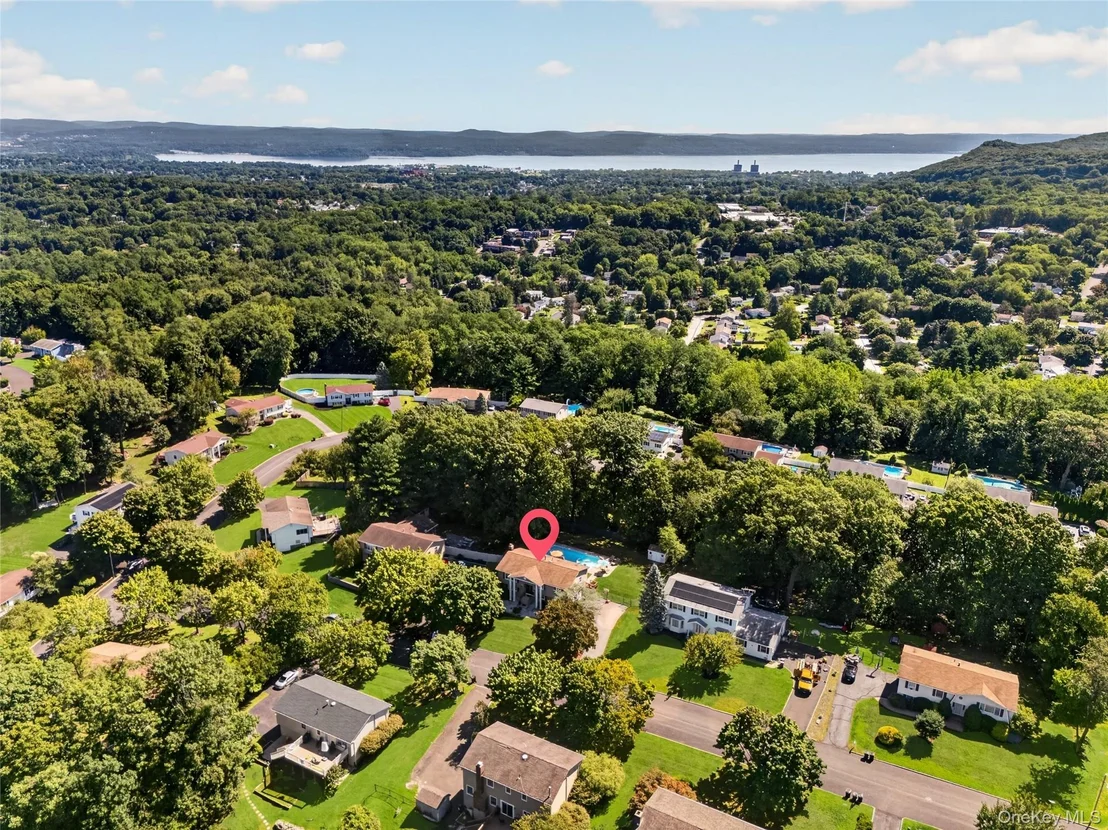 Photo of 4 Rockridge Drive