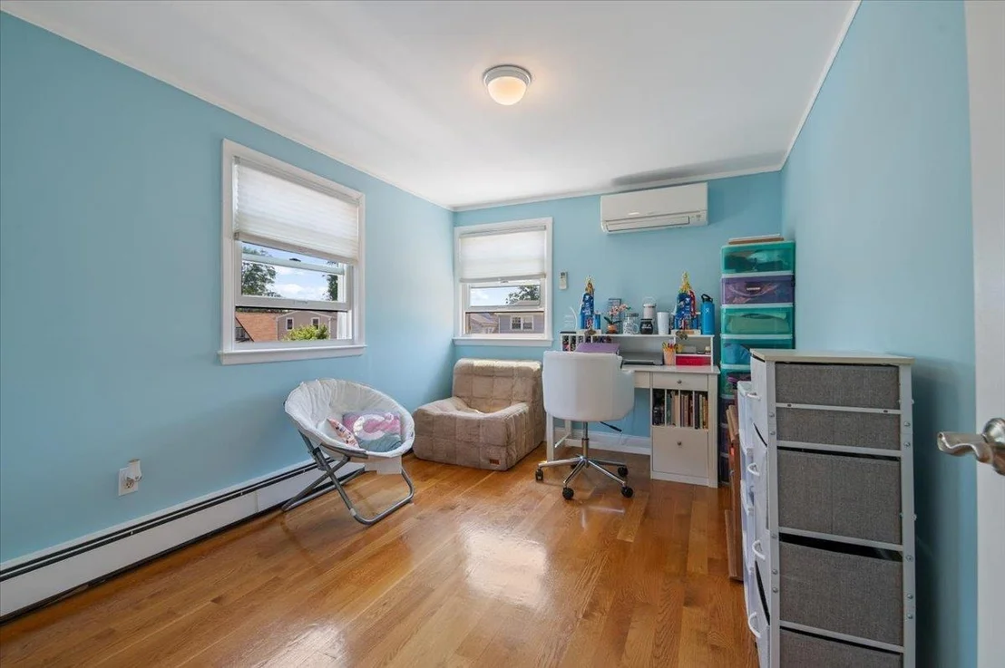 Photo of 918 Clay Street