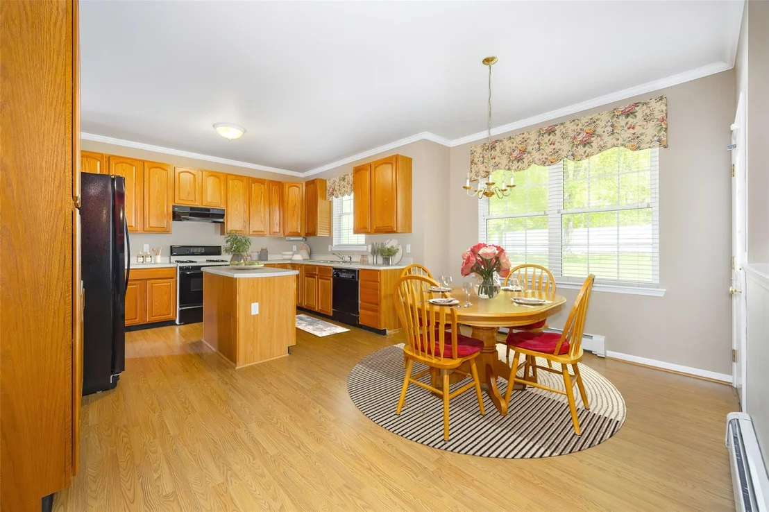 Photo of 7 Coachlight Drive