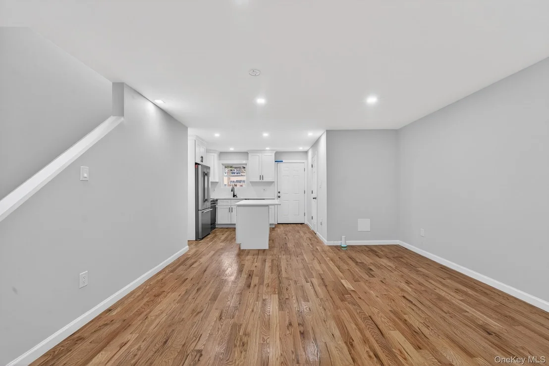 Photo of 592 Powell Street