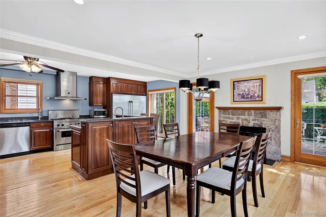 Photo of 75 Maple Street