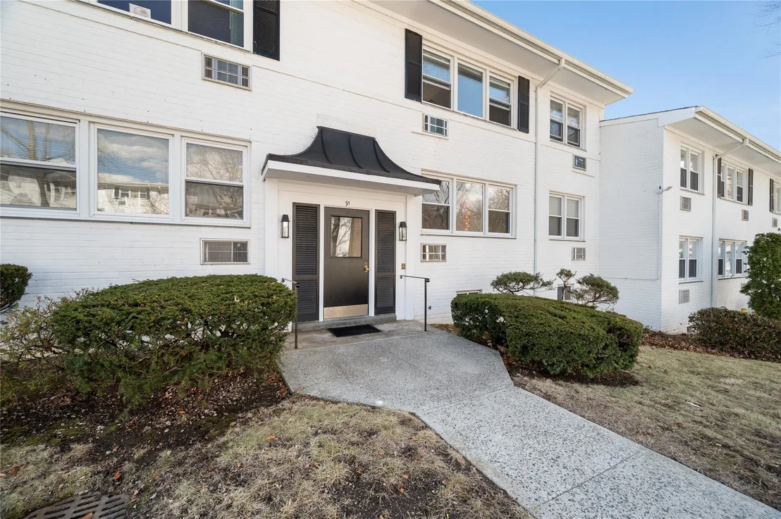 Photo of Unit D at 91 Avon Circle