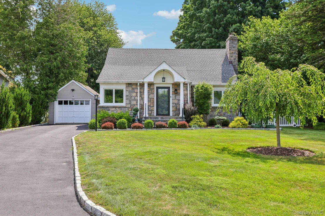 Photo of 512 Westlake Drive