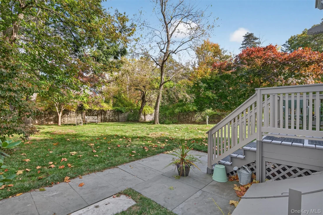 Photo of 20 Whitehouse Avenue