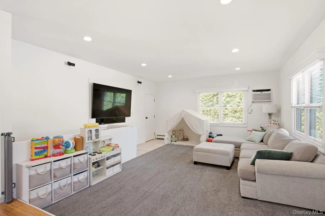 Photo of 215 Walker Street