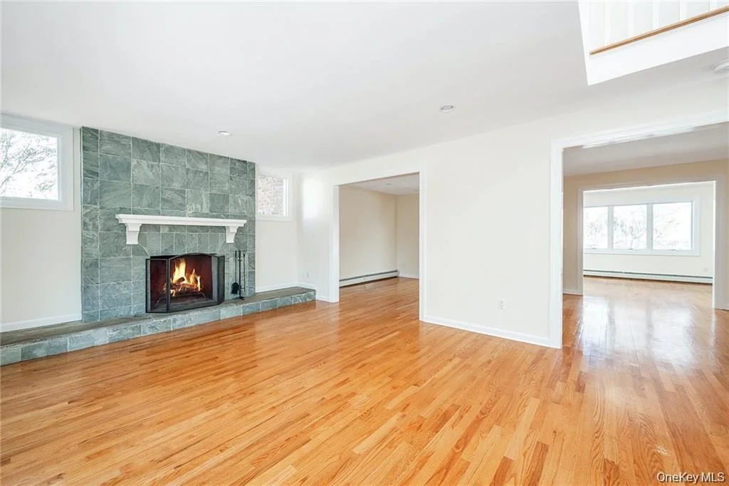 Photo of 10 BELL Place