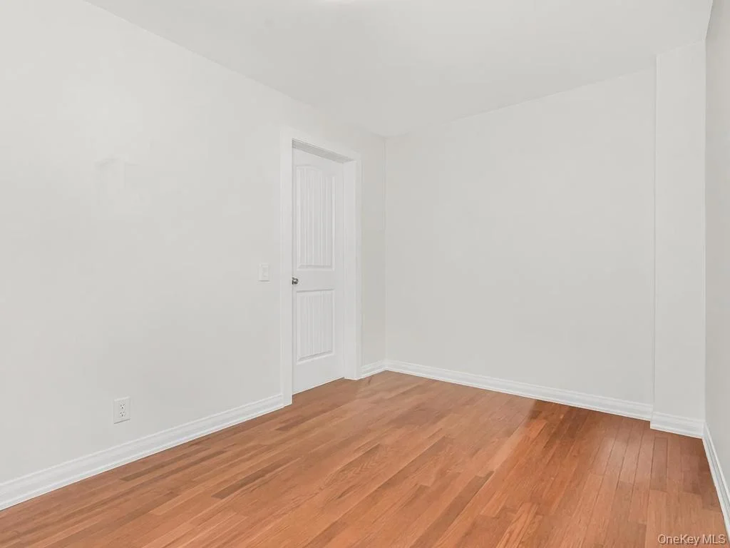 Photo of 3057 Williamsbridge Road