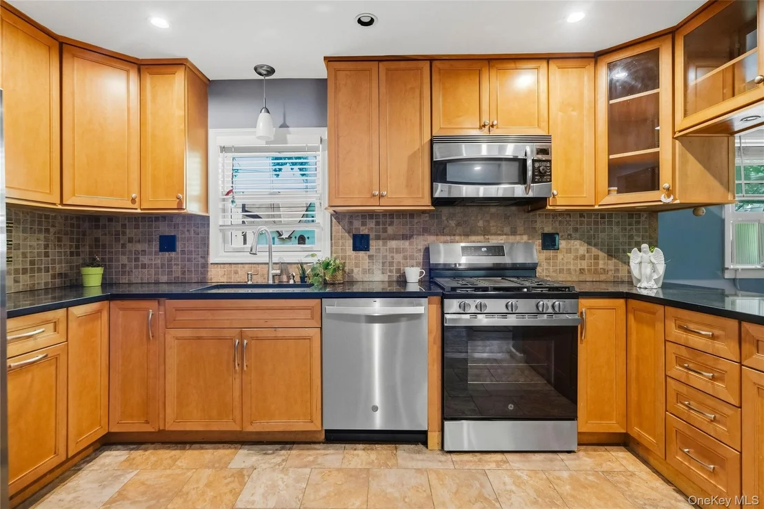Photo of 1691 Ivanhoe Drive