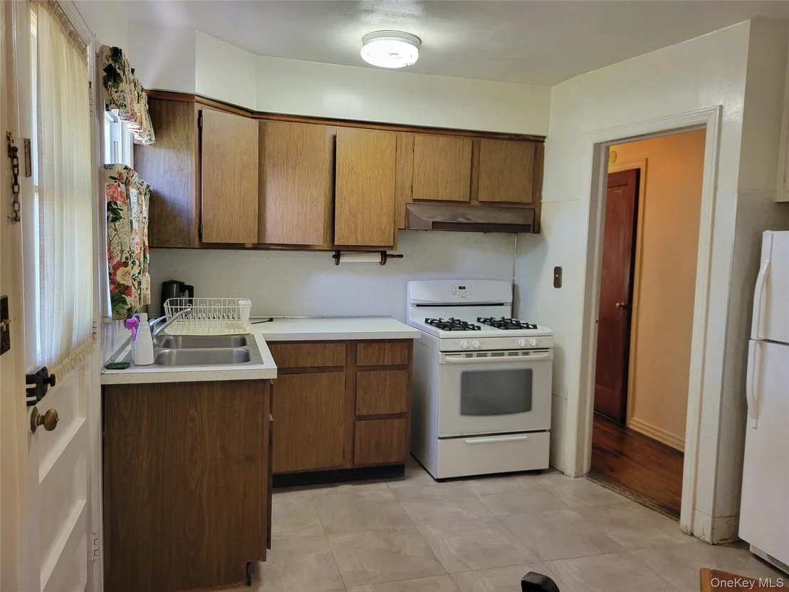 Photo of 84-18 Commonwealth Boulevard