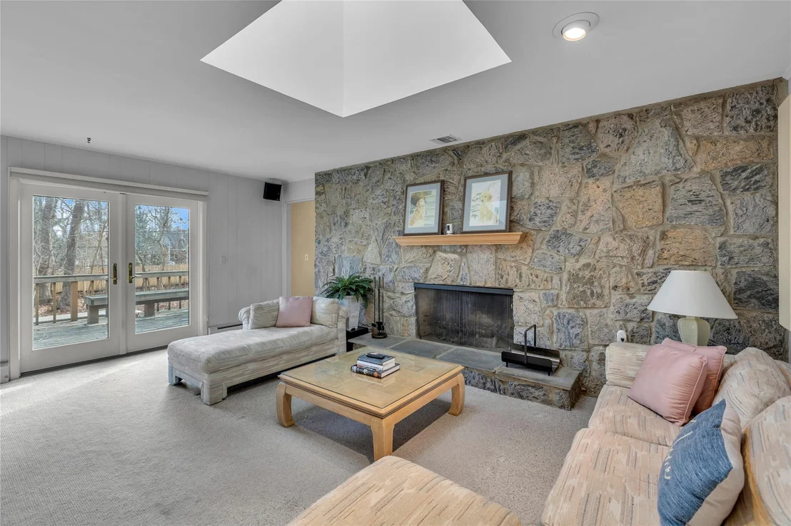 Photo of 12 Red Oak Road