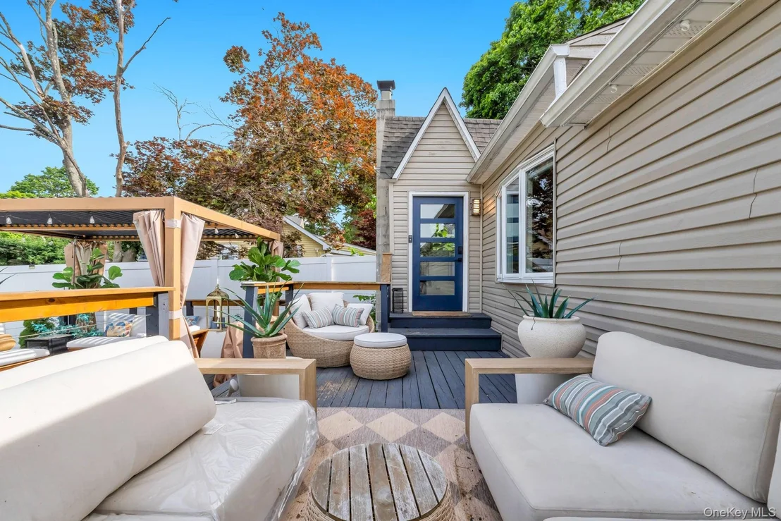 Photo of 20 Adirondack Drive