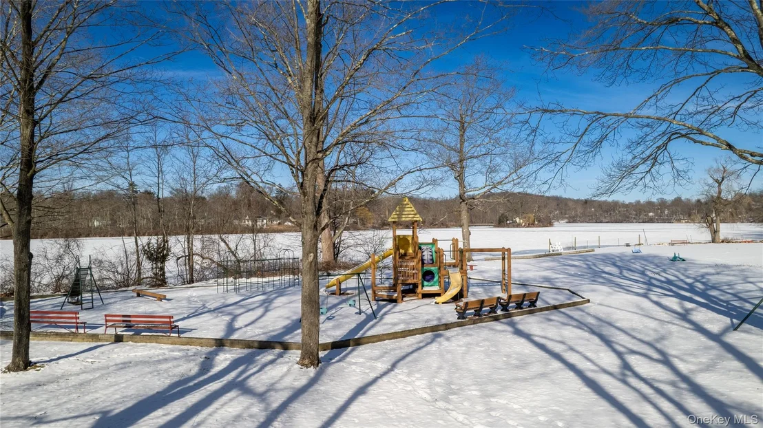 Photo of 1690 Amazon Road