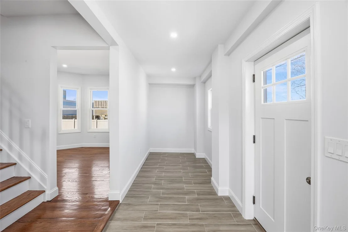 Photo of 22 Colonial Avenue