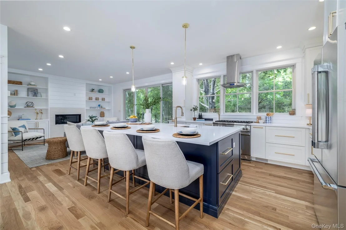 Photo of 480 Ackerly Pond Lane