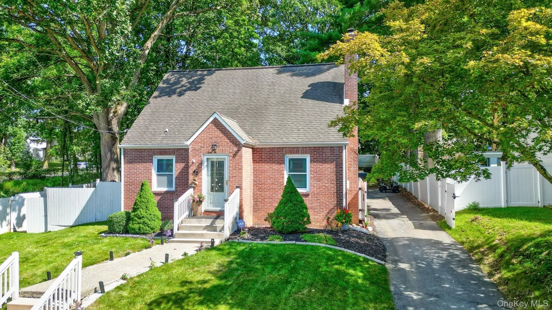 Photo of 42 Streit Avenue