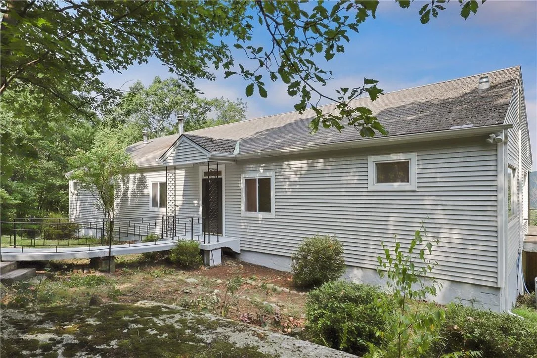 Photo of 104 Crest Road