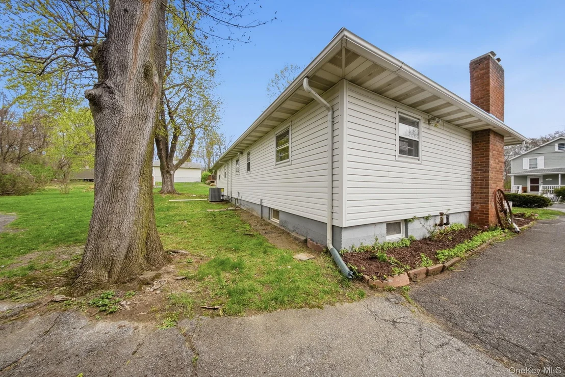 Photo of 11 5th Avenue
