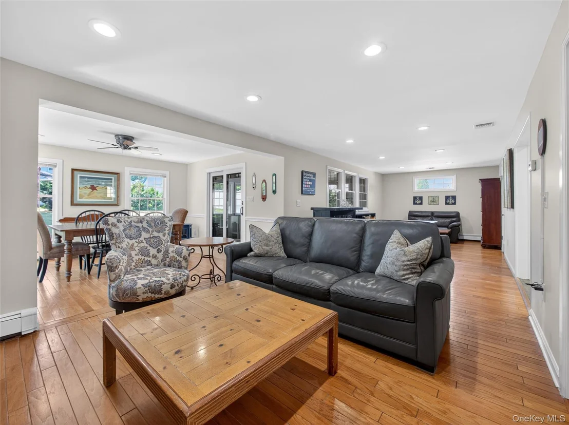 Photo of 42 Chestnut Oval
