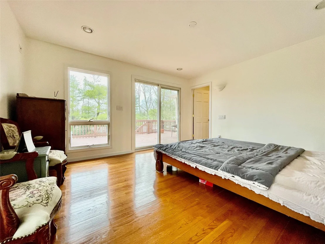 Photo of 69 Fulton Boulevard