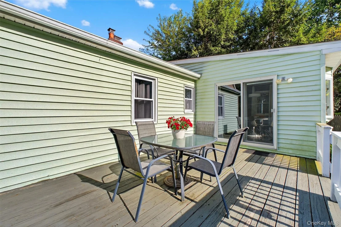 Photo of 105 Buckingham Avenue