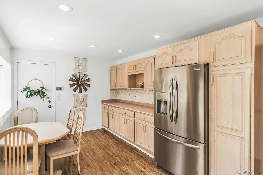 Photo of 991 Ferngate Drive