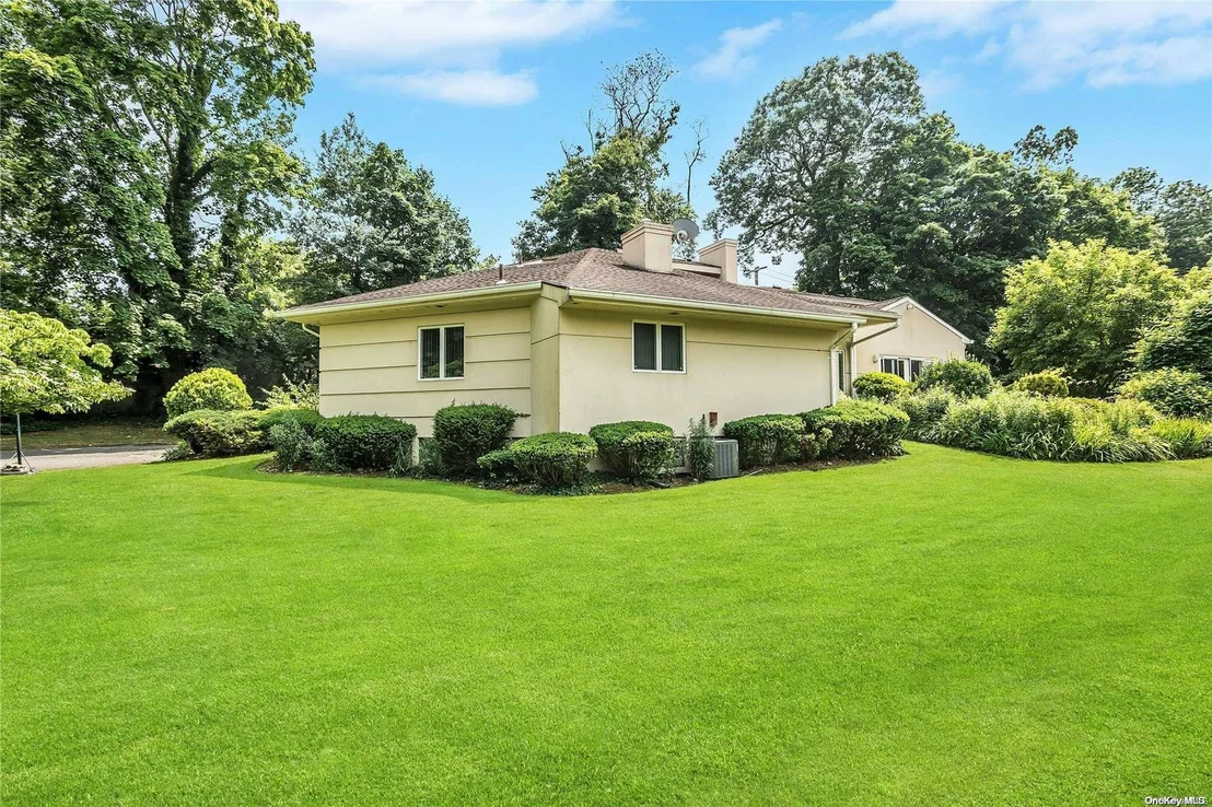 Photo of 35 Center Drive