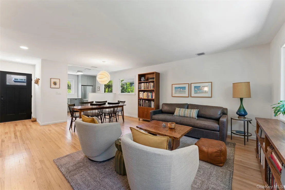 Photo of 170 Crest Drive