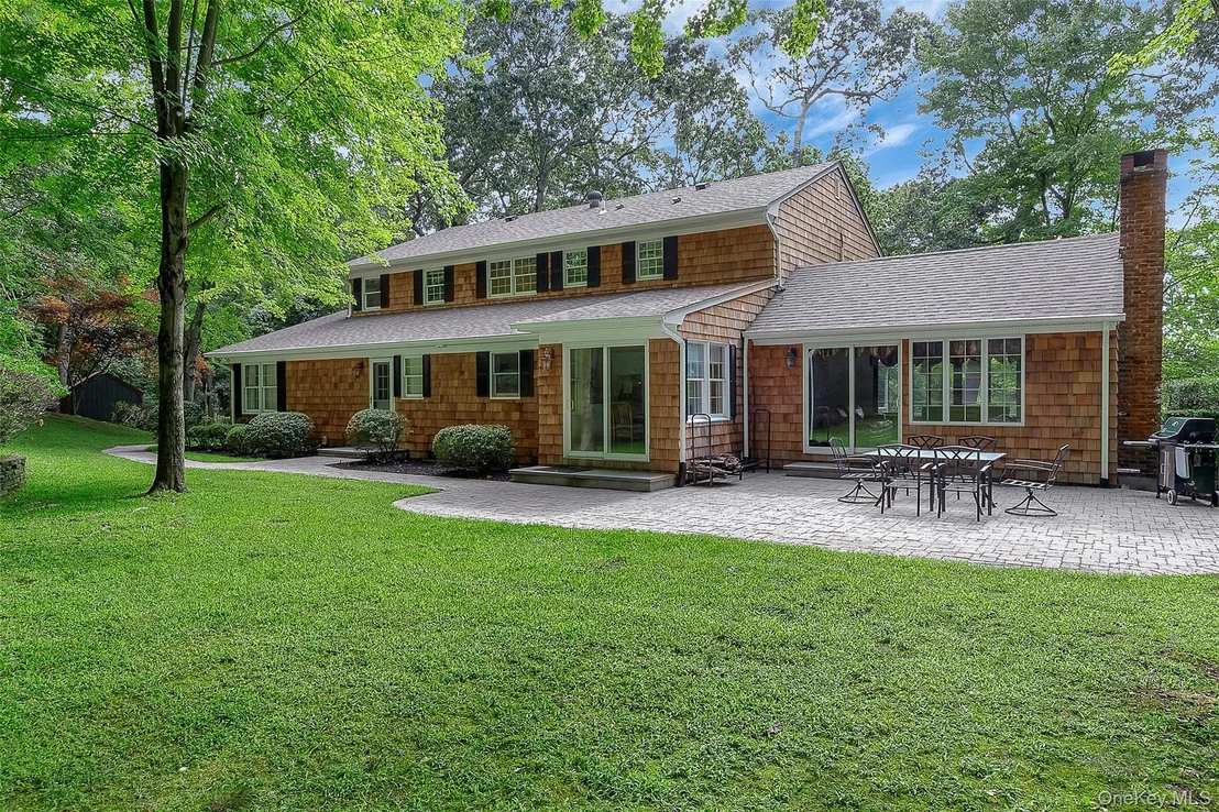 Photo of 451 River Road