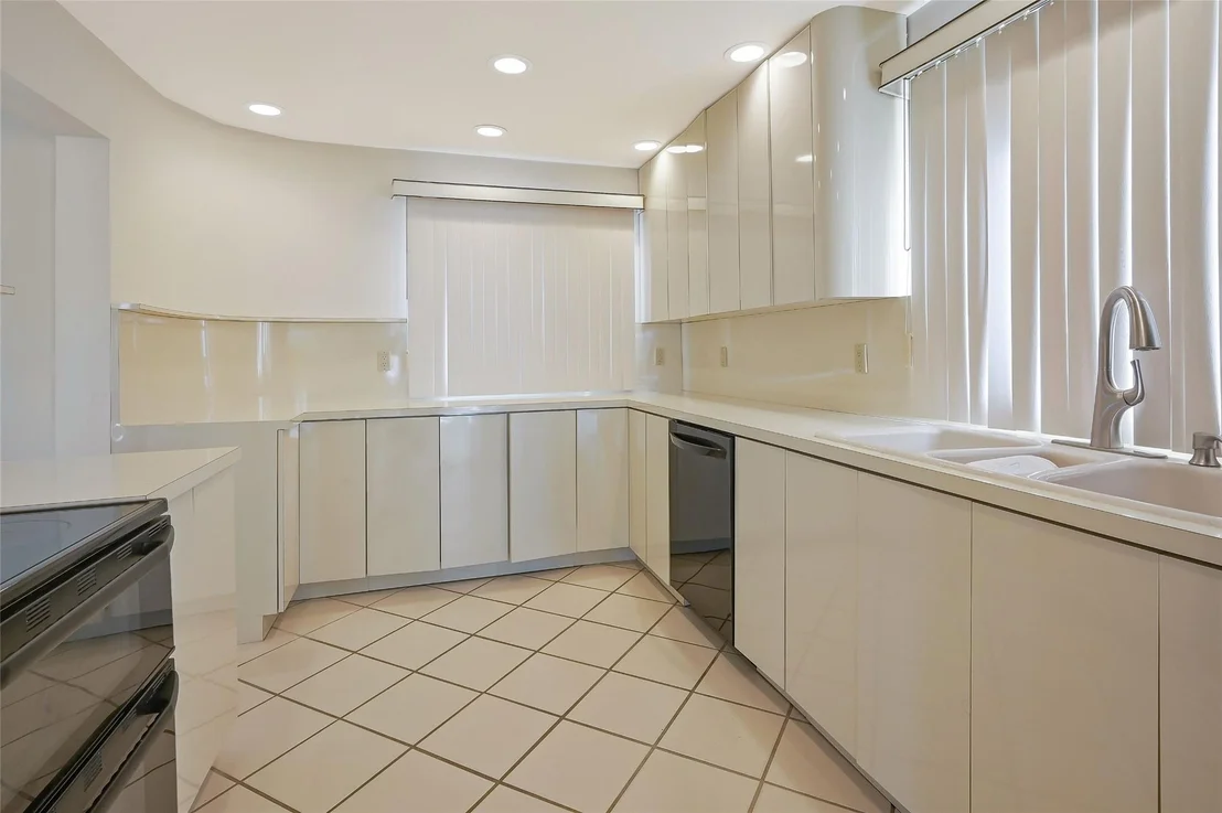 Photo of 48 Grandview Drive