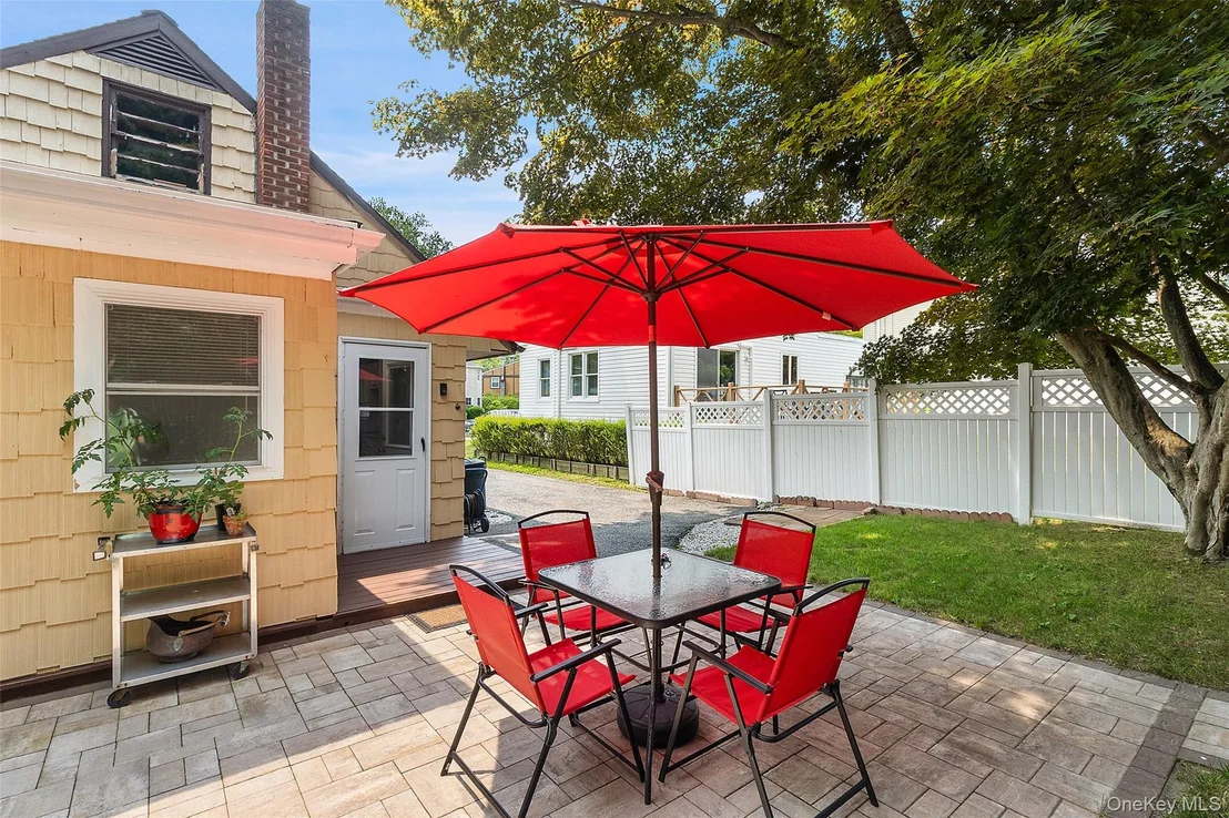 Photo of 23 Gates Avenue