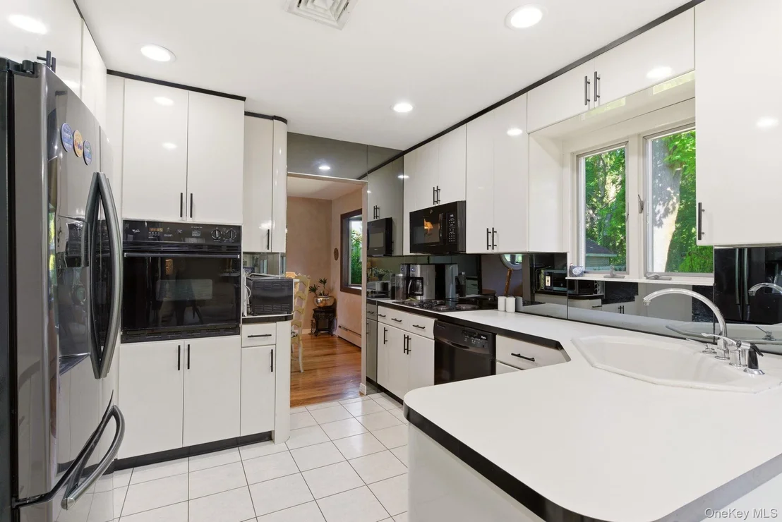 Photo of 61 Hofstra Drive
