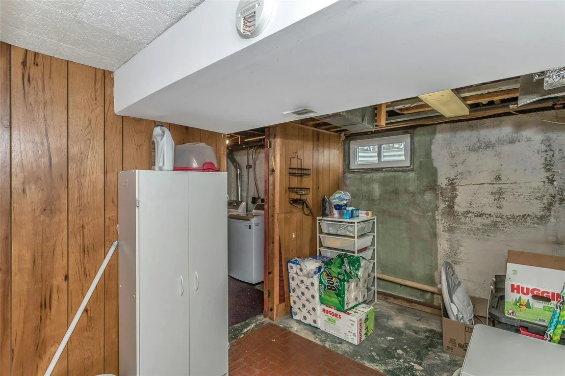 Photo of 61 Audrey Avenue