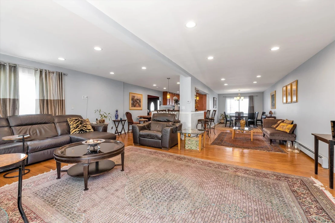 Photo of 580 Foxhurst Road
