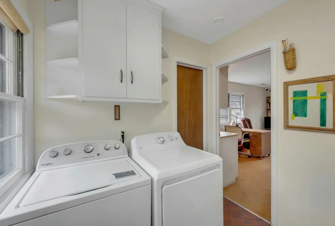 Photo of 180 N Hampton Drive