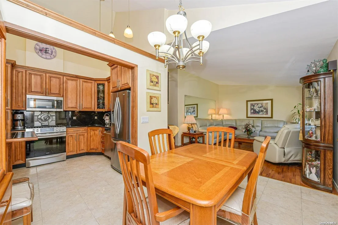Photo of 15 Laurie Boulevard