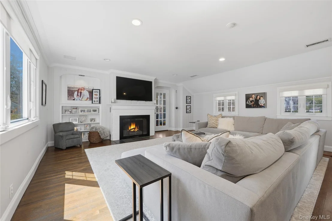 Photo of 6 Spruce Hollow
