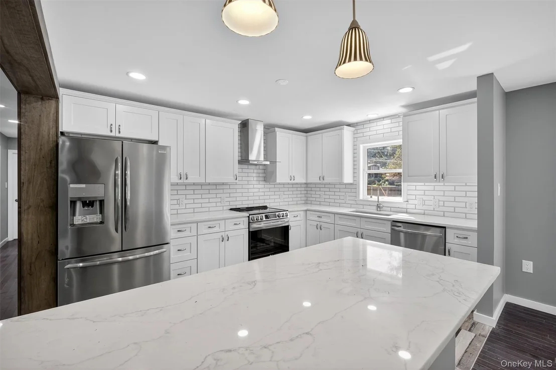Photo of 619 Creekside Road