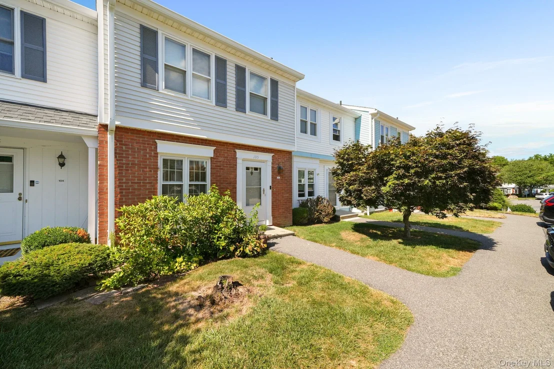 Photo of 105 Williamsburg Drive