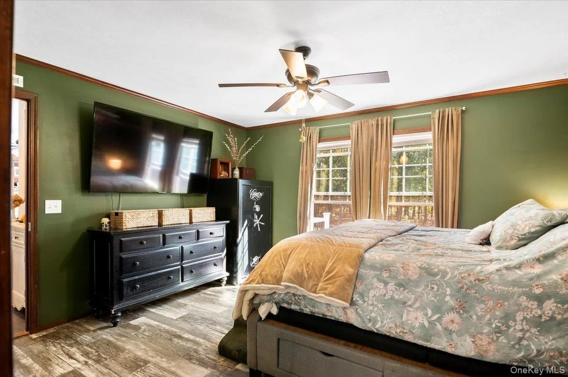 Photo of 110 Silver Spur Road W
