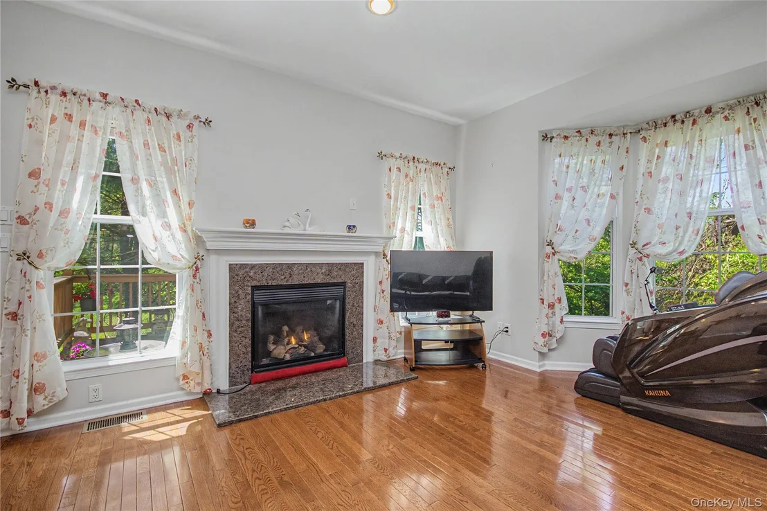 Photo of 760 Huntington Drive