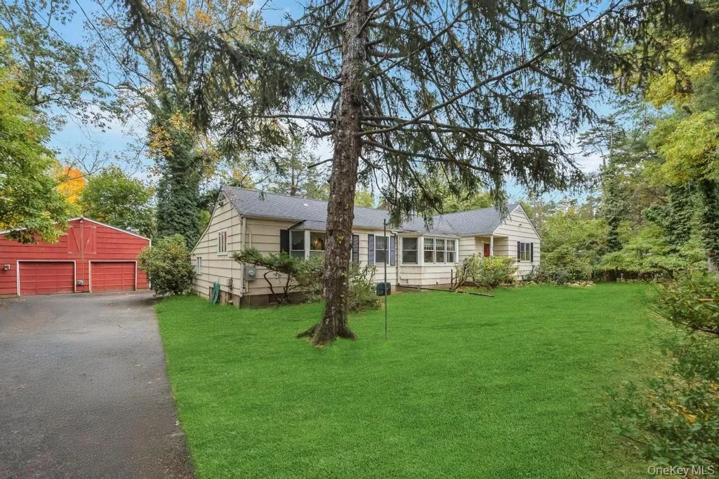 Photo of 89 Van Brunt Manor Road