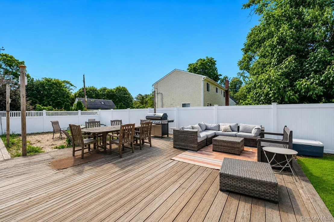 Photo of 115 Dahlia Drive