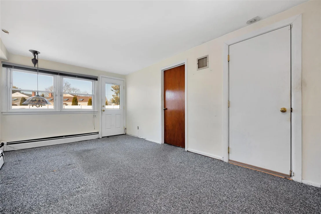 Photo of 2599 Phyllis Drive