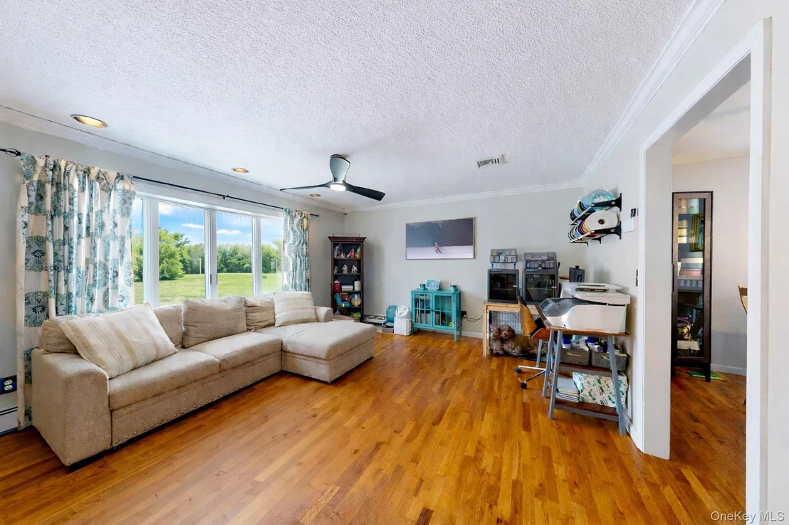 Photo of 44 Roe Avenue