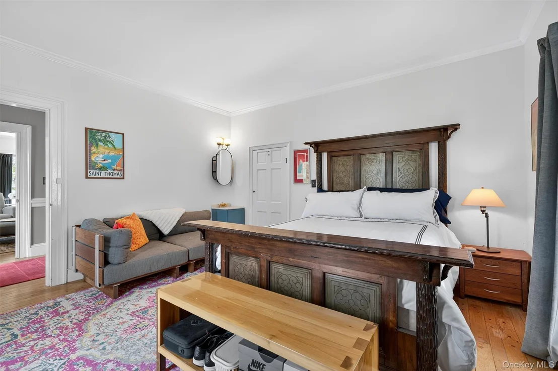 Photo of 1657 River Road